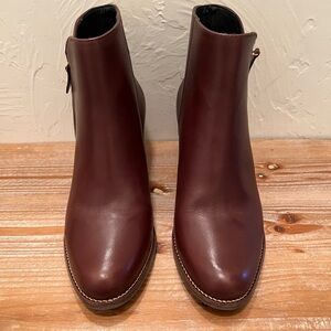 Marc Joseph Women’s Brown Leather Ankle Booties. Size 9